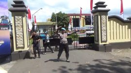 Foto: kondisi polres sumenep saat jurnalis dilarang memasuki acara
