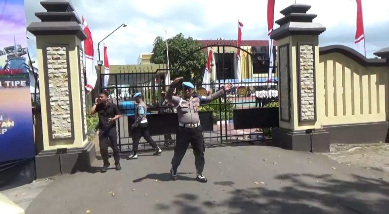 Foto: kondisi polres sumenep saat jurnalis dilarang memasuki acara