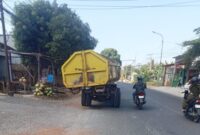 Foto: kendaraan pengangkut sampah yang diduga milik DLH Sumenep 