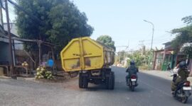 Foto: kendaraan pengangkut sampah yang diduga milik DLH Sumenep 