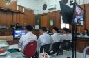 Sidang pembacaan tuntutan para terdakwa kasus tindak pidana korupsi BSPS Sumenep, berlangsung di Pengadilan Tipikor Surabaya. ©detakkota.com
