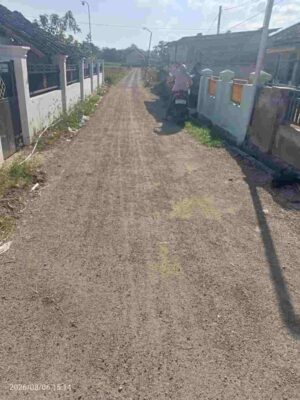 Foto: proyek aspal yang berada di Desa Babbalan yang belum diketahui sumber anggarannya