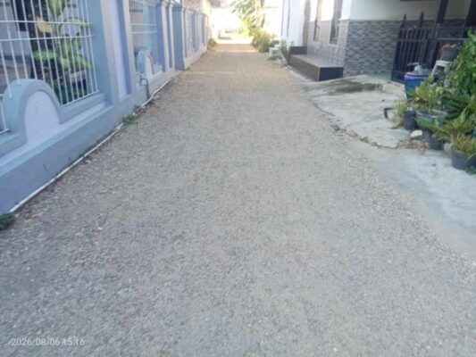Foto:Proyek aspal di desa babbalan yang tidak diketahui sumber anggarannya