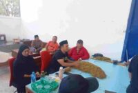 Foto: CEO Haswal Group didampingi istrinya turun langsung membeli tembakau milik petani