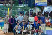 Foto: foto bersama panitia kegiatan bersama tim yang juara. 