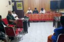 Foto: sejumlah pemuda desa Sendir melakukan audensi di kantor kecamatan Lenteng. 