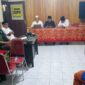 Foto: sejumlah pemuda desa Sendir melakukan audensi di kantor kecamatan Lenteng. 