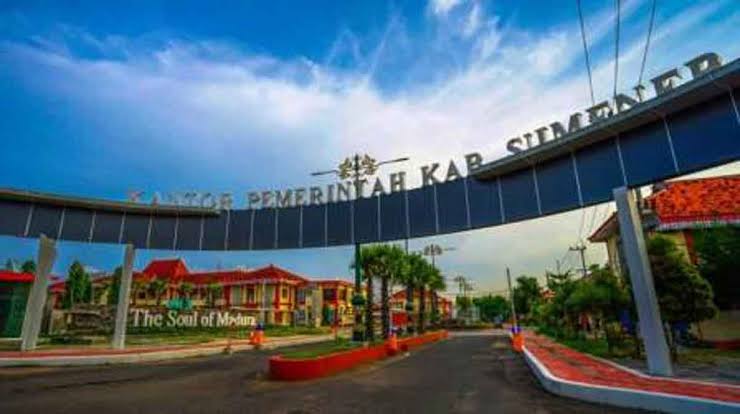 Foto: Pintu masuk Kantor Pemkab Sumenep. (Ist) 
