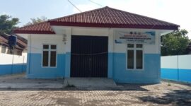 Foto: Gedung SPPG milik polresta Sumenep yang disinyalir tidak sesuai nomenklatur pengusulan awal. (Dok. detakkota.com) 
