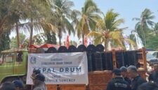 Foto: seremonial bantuan aspal gubernur jatim
