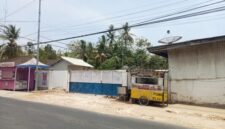Foto: pintu gerbang SPPG Lenteng Timur 3 tampak tertutup. 