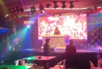 Foto: DJ Nova saat menggoyang Mr. Ball pada jumat malam. 