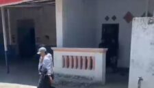 Pelaku digelandang oleh petugas dari Polresta Sumenep.